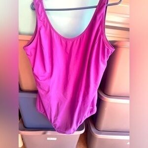 H2O Women’s plus size swimsuit Size 24
